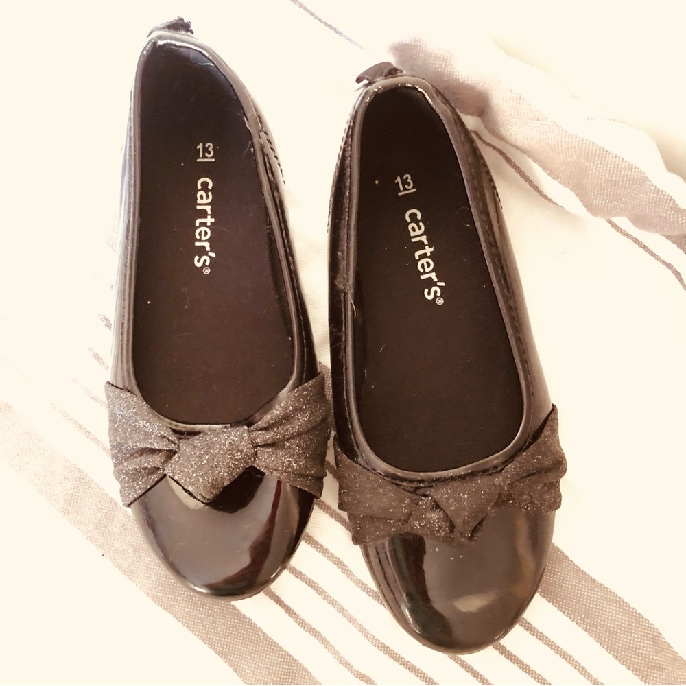 Girls Carters Black Patent Leather flats. Size 13.